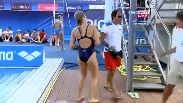 Swimsuits & Butts смотреть онлайн
