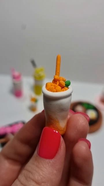 Облепиховый коктейль! 🥤🧋🍹 любите облепиху? пробовали? пиши в комментах!🫶 #воздушныйпластилин #лепка смотреть онлайн