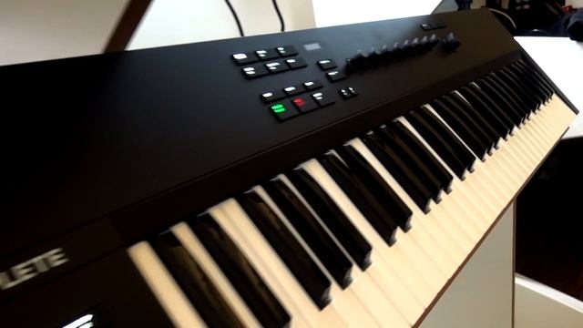 Native Instruments Traktor S4 & S2, Maschine Mikro MK3, Komplete Kontrol A...
