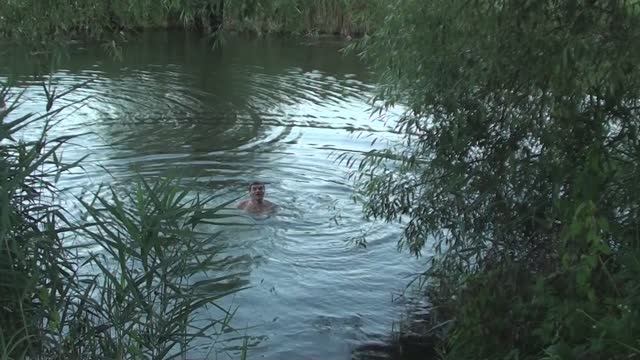 С работы в Орел// Обзор урожая// Обкосил стоянку//Купаемся в р. Цон смотреть онлайн