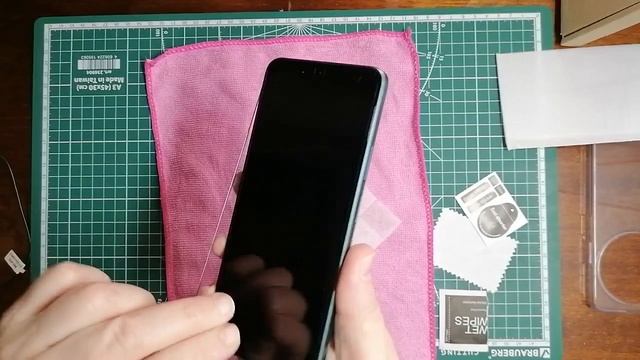 «Смартфон Huawei Nova 12i» 
Эпизод 2. Наклейка защитного стекла.