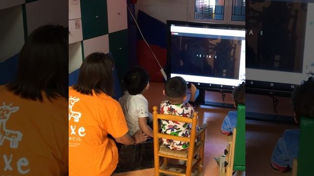 Preestrena Solidaria d’ESPECIALES смотреть онлайн