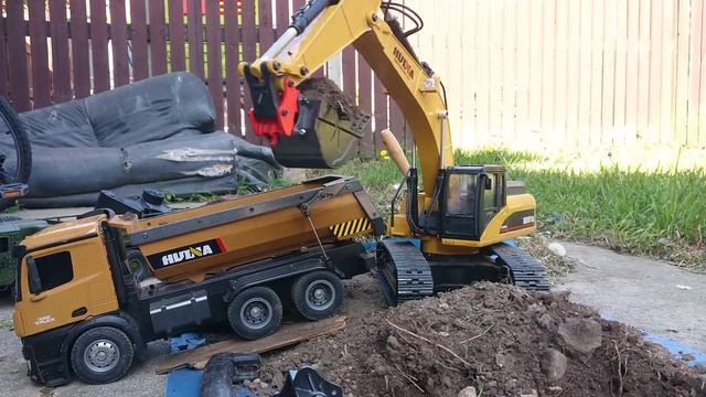 Huina 1580 + Huina 1573