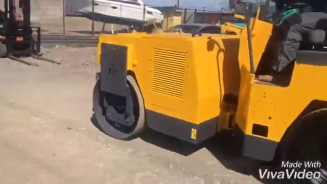 Работа катка Bomag 131