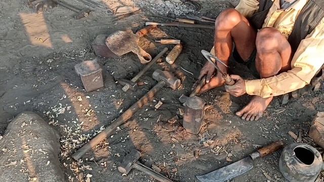 Afilando machete en nepali campo смотреть онлайн