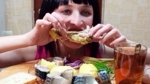 МУКБАНГ/СКУМБРИЯ,КАРТОШКА С КУРИЦЕЙ.КАРТОШКА ВАРЕНАЯ