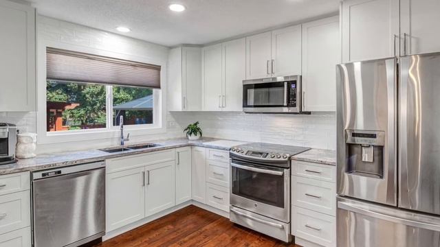 Sherwood Park Bungalow with Backyard Oasis | 58 Glamorgan Dr | Jarett Johnson Real Estate смотреть онлайн