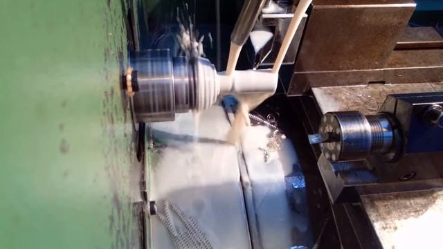Токарный Schaublin 102. Резьба 6g на мельхиоре. смотреть онлайн