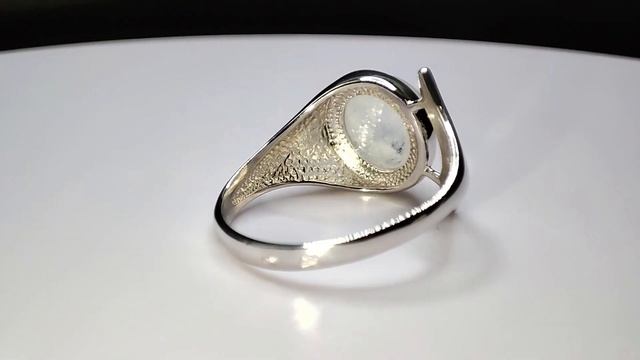 Кольцо с Лунным камнем