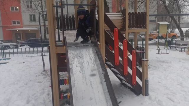 Первый снег ❄️ в апреле смотреть онлайн