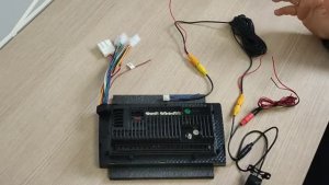 Как подключить камеру заднего вида