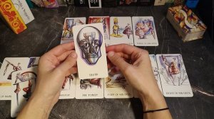 Онлайн гадание на отношение к Вам человека. Его чувства мысли планы. Таро гадание. Таро расклад.