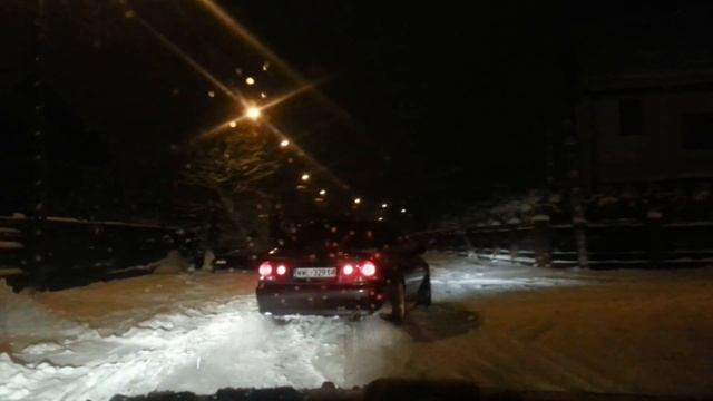 Lexus IS 200 in snow without TRC смотреть онлайн