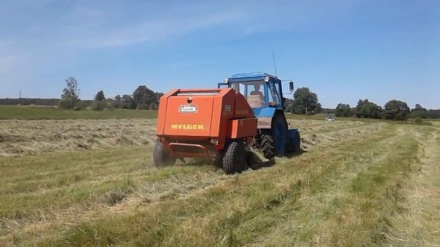 Заготовка сена!Пресс Велгер-поездка на поле! смотреть онлайн