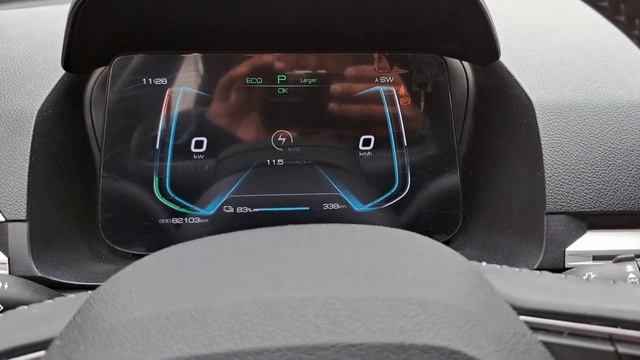 Cambio de llantas al BYD E3 смотреть онлайн