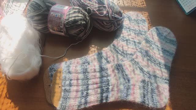 Носочки июня. Прохлада. СП Носочки с Таней (из архива дзена) смотреть онлайн