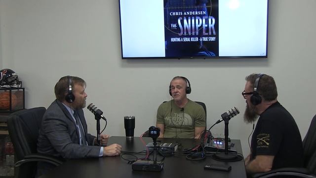 Houston Police Sgt Chris Andersen shares experiences from 39 years of police work. Part 1 смотреть онлайн