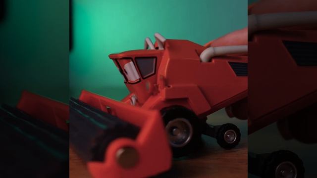Комбайн Фрэнк из мультфильма «Тачки»