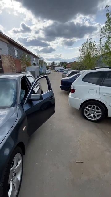 Не покупайте БМВ, покупайте Лексус😅 смотреть онлайн