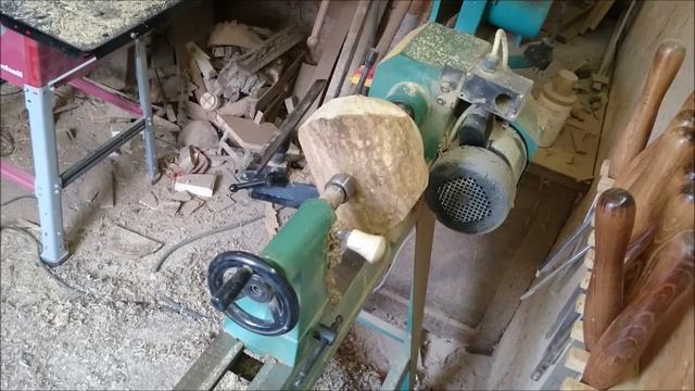 woodturning купа от елант с пръстен от орех Natural Edge Elan bowl with walnut ring смотреть онлайн