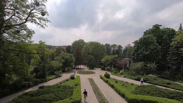 Университет Т.Шевченко ,ботанический сад, Киев смотреть онлайн