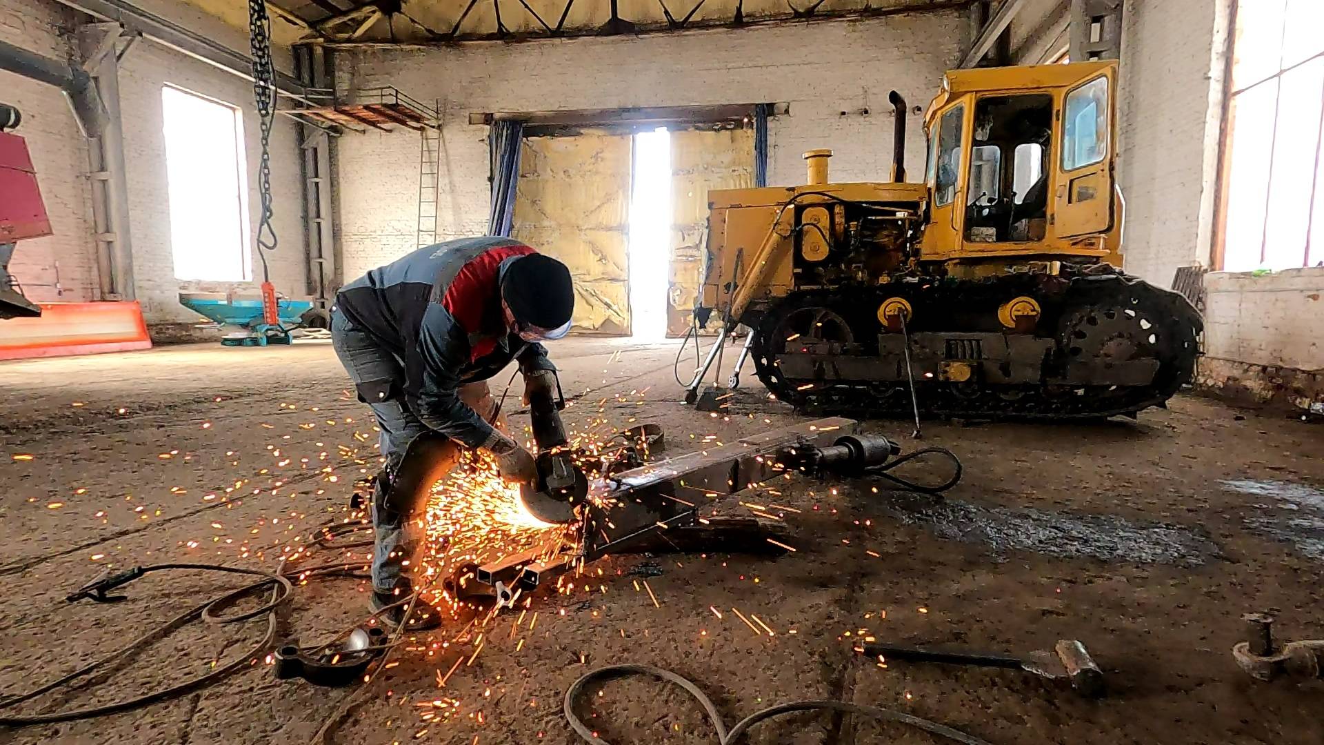 Еще чуть чуть и соточка выйдет на свежий воздух! смотреть онлайн