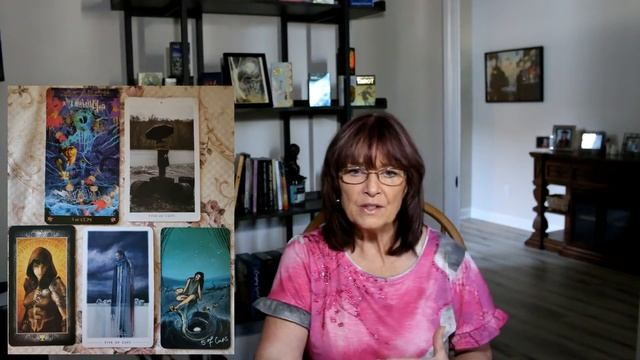 Comparing the 5 of Cups in different Tarot Decks смотреть онлайн