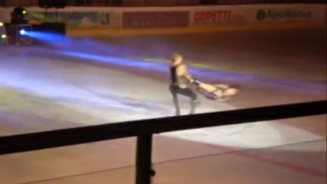 STARS ON ICE смотреть онлайн