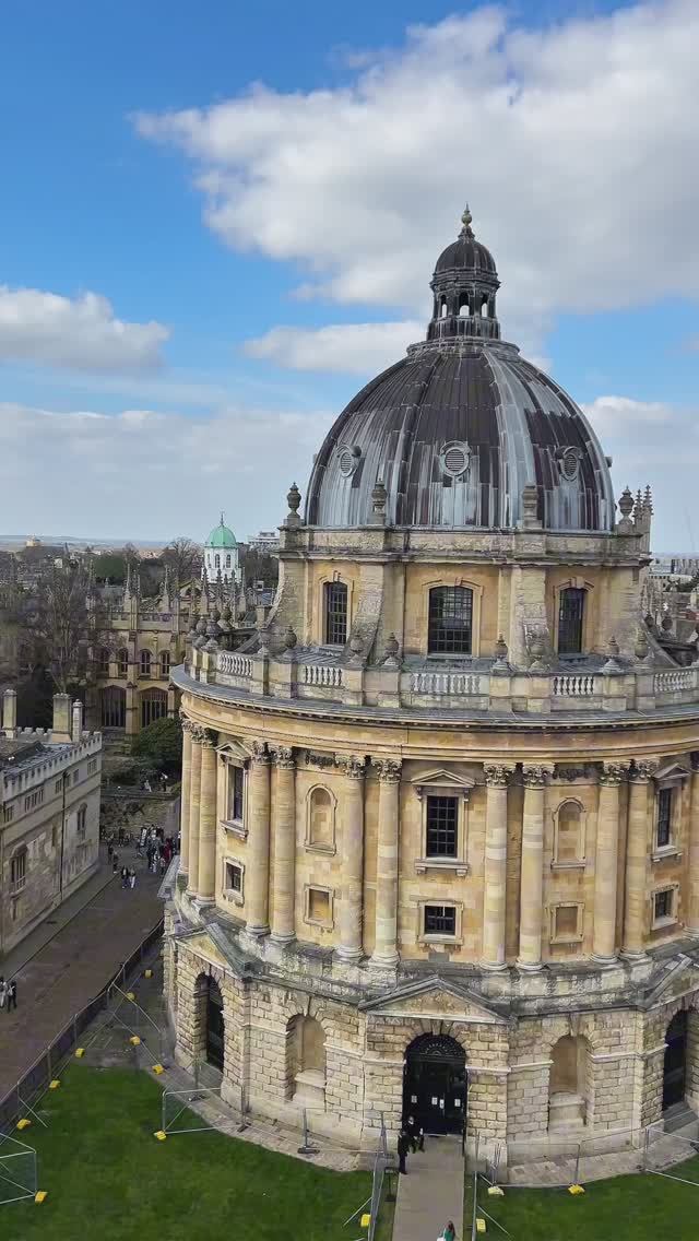 Роскошный вид на Оксфорд #оксфорд#универ#университеты#англия смотреть онлайн