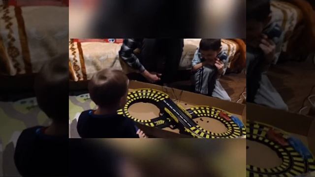 Альберт и Марсель гоняют на треке! смотреть онлайн