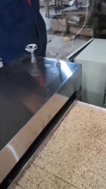 Automatic Rice cake popping machine peanut Brittle Sesame candy forming machine смотреть онлайн