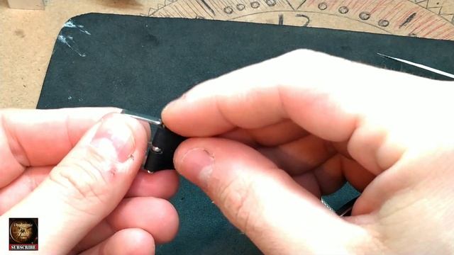 Tutorial: come togliere/inserire ardiglione e fibbia degli orologi. Usiamo un Sector e un Fossil смотреть онлайн