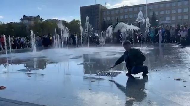 Фонтаны на Соборной смотреть онлайн