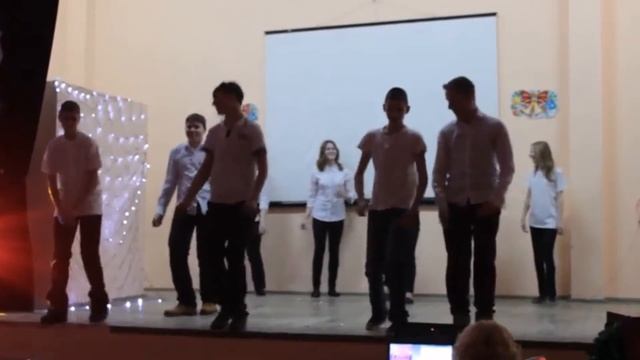 «The Show Must Go On» смотреть онлайн