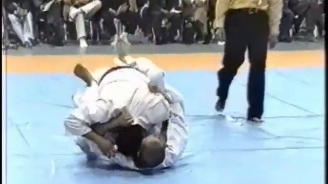 2001中量級【決勝戦】全日本格闘技選手権大会【空手道真武館】第16回オープントーナメント смотреть онлайн