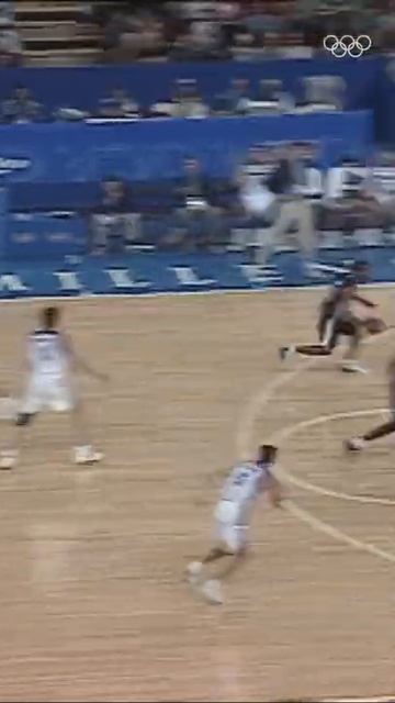 Vince Carter’s Dunk de la Mort AKA The Dunk of Death #Basketball #OlympicsCountdown #Dunk смотреть онлайн