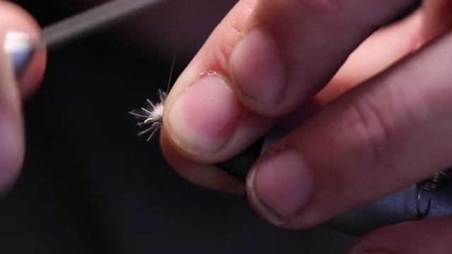 Fly tying with Andrew Herkes - how to tie CDC Blue Winged Olive смотреть онлайн