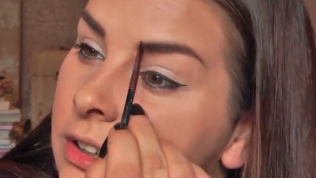 Selena Gomez Every day make up look смотреть онлайн