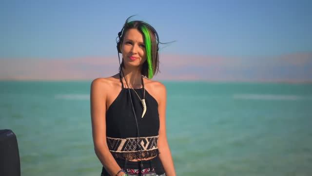 Miss Monique - Live @ Dead Sea [Melodic Techno⧸ Progressive House DJ Mix] 4K смотреть онлайн