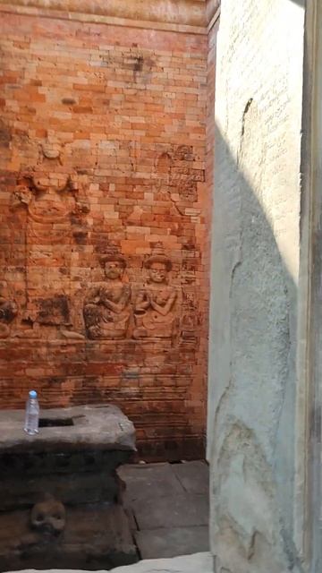 Лакшми в кирпиче в храме Прасат Краван #камбоджа #путешествия #angkor #прасаткраван смотреть онлайн