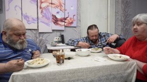 ВКУСНО УЖИНАЕМ ВАРЕНИКАМИ