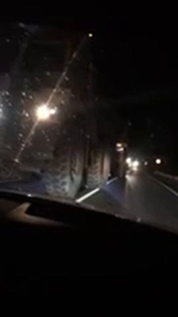 В Новокузнецке на встречу легковушкам едут БелАЗы по дороге общего пользования смотреть онлайн