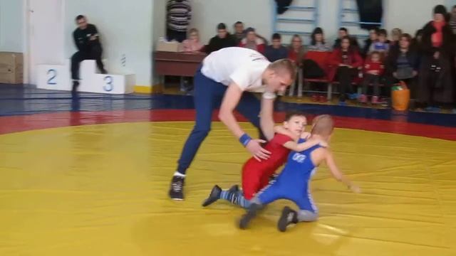 Боротьба - діти! Клуб Чемпіон змагання з вільної боротьби, м.Токмак смотреть онлайн