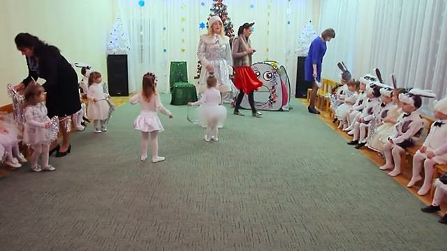 Новогодний утренник в садике 2~1 смотреть онлайн