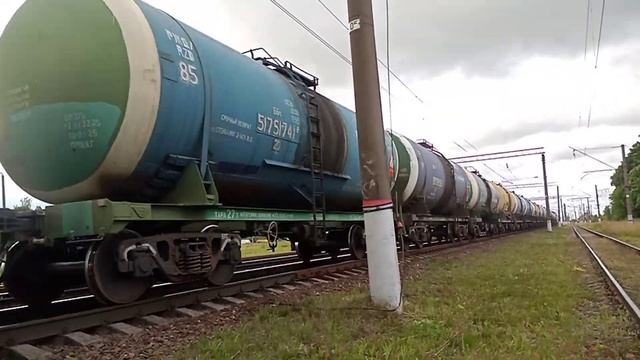 Электровоз ВЛ10у-745 с грузовым составом смотреть онлайн
