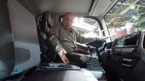 Валдай 12. Изучаем кабину со спальником.