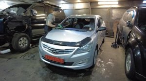 Рабочие моменты 21.  Замена лобового стекла Hyundai Solaris