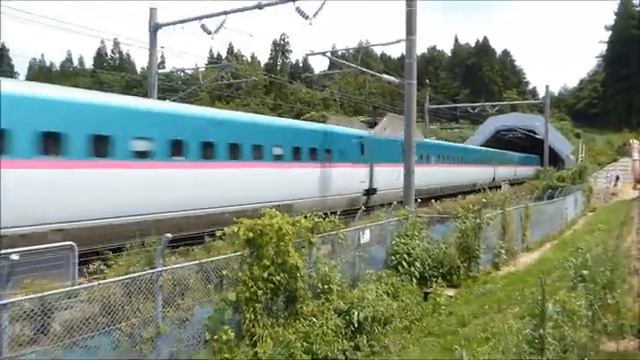 青函トンネル入口広場を通過するE5系北海道新幹線 смотреть онлайн