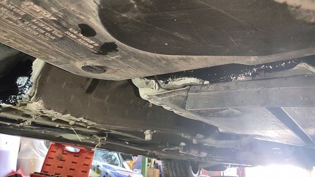 BMW 320d 330d 335d E90 E91 E92 E93 Fuel Tank Removal