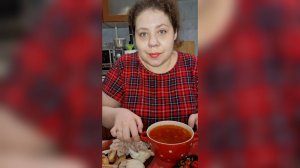 Лолита оскорбила российских мужчин/Мукбанг Борщ